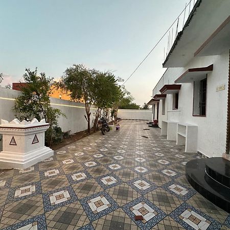 Arunachala Sashwin Guest House Tiruvannamalai Exterior photo